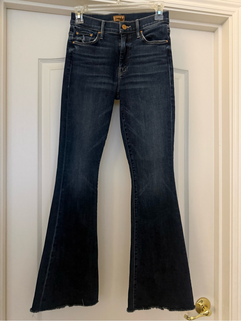 MOTHER The Weekender Fray Jeans Size 25 | Teaming Up Wash EUC Flare